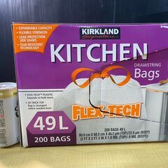 S143-1628919/カークランドシグネチャー ひも付き ゴミ袋 49L x 200枚入り　カラー：白　サイズ：60cm x 68cm　の画像