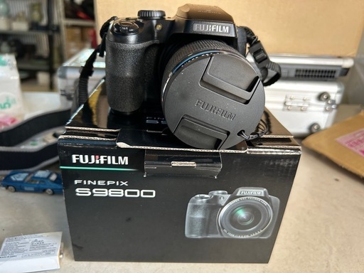 カメラFUJIFILM S9800