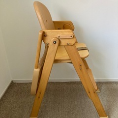 ヘビーチェア　テーブル付きの画像