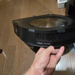 自動ゴミ収集機能を備えたiRobot Roomba s9+、ブラック。の画像