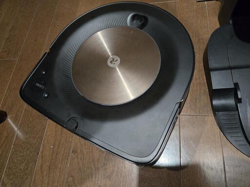 自動ゴミ収集機能を備えたiRobot Roomba s9+、ブラック。