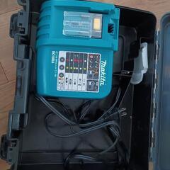 マキタ　インパクトケース、充電器の画像