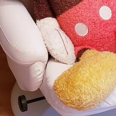 ミッキーマウスの特大ぬいぐるみの画像