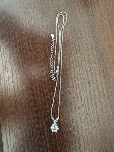 モアサナイトネックレス