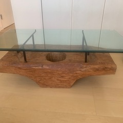 KAJAオールドチークガラスローテーブルの画像