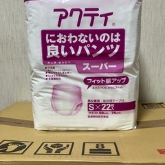 クレシア アクティ におわないのは良いパンツ スーパー フィット感アップ S×22枚入×4パック(合計88枚)の画像