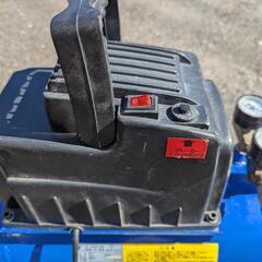 100Vオイルレスコンプレッサー動作確認済みの画像