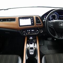 人気が衰えないハイブリッドSUV(^_-)-☆の画像