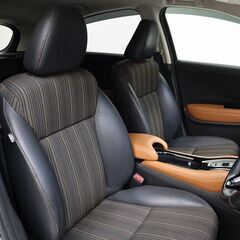 人気が衰えないハイブリッドSUV(^_-)-☆の画像
