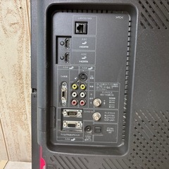 壁掛金具付きシャープLC26E8の画像