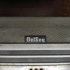 DelSeyレトロなスーツケースの画像