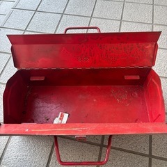 鉄製道具箱の画像