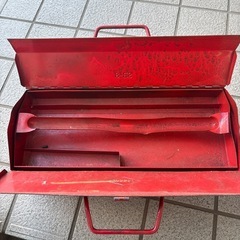 鉄製道具箱の画像