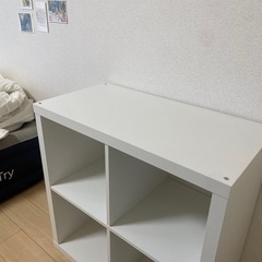 収納たっぷりオシャレ白い棚の画像