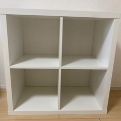 収納たっぷりオシャレ白い棚の画像