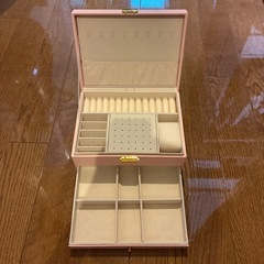 未使用　ジュエリーボックス　ピンク　鍵付きの画像