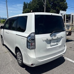 ヴォクシー70 ワンオーナー距離75000キロ状態極上のディーラー整備車の画像