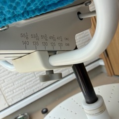 IKEA VIMUND 子供学習用デスクチェアの画像