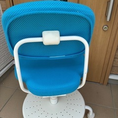 IKEA VIMUND 子供学習用デスクチェアの画像