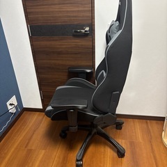【お渡し先確定済み】AK RACINGゲーミングチェアの画像