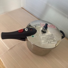 圧力鍋 3.0L の画像
