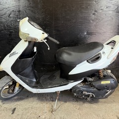 ★支払総額4.0万円★定休日なし！いつでも現車確認可能です！ スズキ ZZ 白 CA1PB 人気のZZ！車格大きい50cc！ 2ストのためオイル注ぎ足すだけ！ フロントディスクブレーキ！　の画像