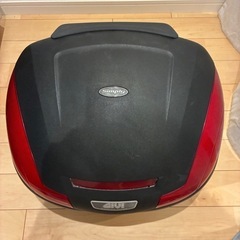 GIVI　モノロック E470N　大容量47L 値下 鍵２本　バックレスト付きの画像