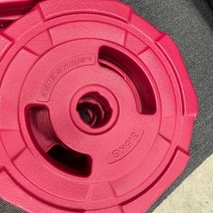 筋トレセットダンベル、腹筋ローラー腕立ての画像