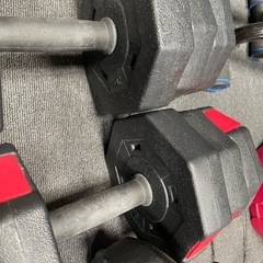 筋トレセットダンベル、腹筋ローラー腕立ての画像