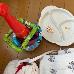 ベビー用品　おもちゃ　絵本の画像