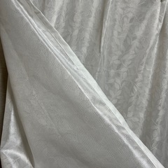レースカーテン　花柄　２枚組の画像
