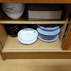 食器棚の画像