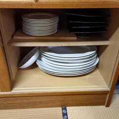 食器棚の画像