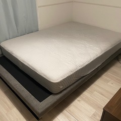 ダブルベッド「フレームのみ」の画像