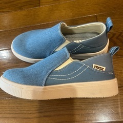 MOZ スニーカーの画像