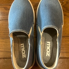 MOZ スニーカーの画像
