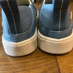 MOZ スニーカーの画像