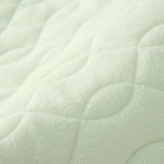 ★新品未開封★ベビー らくらく防水キルトパッド グリーン レギュラーサイズ 70×120 の画像