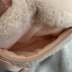 Nike フェイクファー　ショルダーバッグの画像