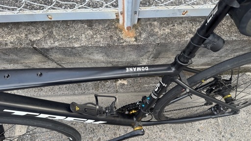 自転車本体 TREK Domane AL gen4 12s 105 R7100 2024 新型 Shimano 105 機械式12速搭載ロードバイク完成車 受注開始
