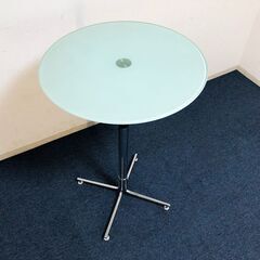 昇降式カウンターテーブル　丸硝子ミントテーブル 側面アール加工 アジャスター付き脚部 リフトアップテーブル インテリア家具の画像