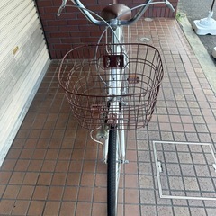 26インチ　ママチャリ　LEDダイナモライト付き　ホワイトの画像