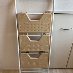 折りたたみ脚立の画像