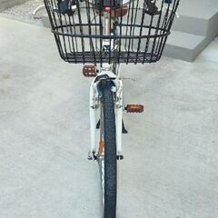🚲✨ 子供用自転車 譲ります（ヘルメット・鍵付き） ✨🔒の画像
