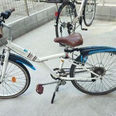 🚲✨ 子供用自転車 譲ります（ヘルメット・鍵付き） ✨🔒の画像