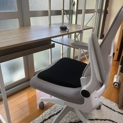 仕事・勉強用デスク(オフィスチェア付)の画像