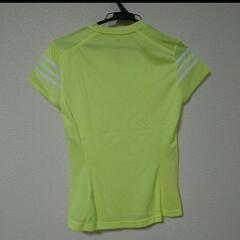 adidasスポーツTシャツの画像