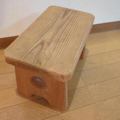 木製　踏み台の画像