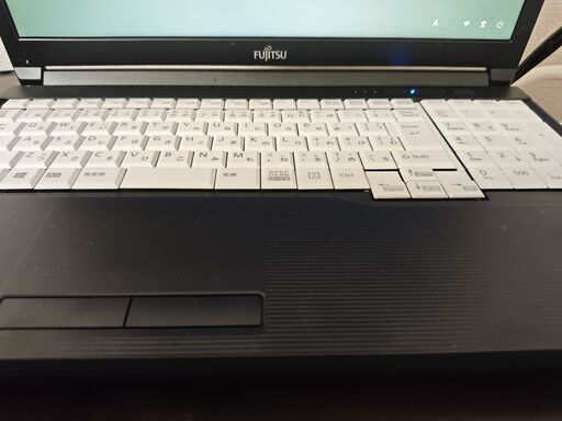 富士通 2022製造モデル高性能11世代Corei5 4コア8スレッド メモリ8G