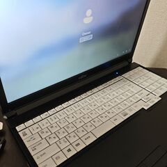 富士通 2022製造モデル高性能11世代Corei5　4コア8スレッド　メモリ8G 高速SSD搭載　 大画面15.6インチ　Wifi6対応　薄型スリム　カメラ内臓　Windows11の画像